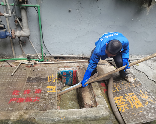 码头镇清掏化粪池